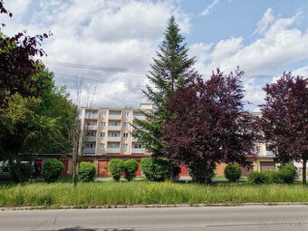 Prenájom 2 izbového bytu s balkónom, L. Sáru, Brezno