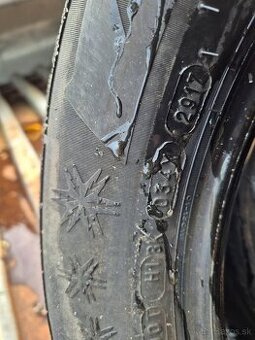 Predam zimne pneu 2x 225/55R17 Michelin