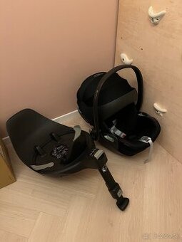 Vajíčko Cybex Cloud T s otočnou základňou Base T