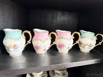 Malé porcelánové džbániky na mlieko