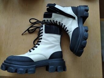 Extravagantné boty na platforme