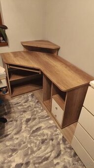 Predám rohový písací stôl a stoličku