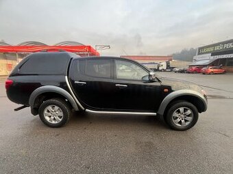 Mitsubishi L200 2.5D 4x4 100kw rok 2009 227 000 km