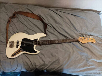 Basová gitara Marcus Miller V3 AWH 2nd Gen