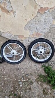 Kolesá liatinove babeta