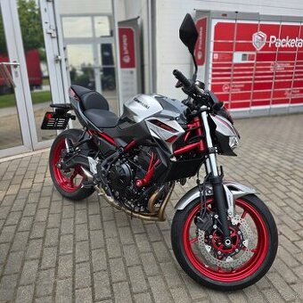 Kawasaki Z650 35kw + Akrapovič A2 - iba 4400 km