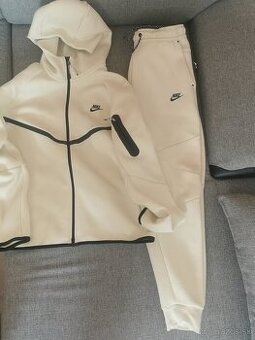 Nike tech fleece