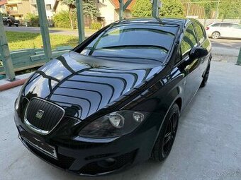 seat leon 1,6 TDI 77kw čierna metalíza