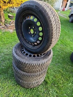 Zimné pneu 205x55R16, plech disk 7J16 ET45 Škoda Octavia