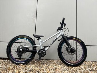 Detský bicykel TREK Wahoo 20 Trail Plasma Grey Pearl 2025
