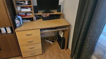 Počítačový stolík