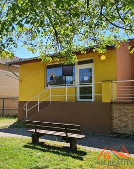 Na predaj budova na rôzne účely Moča - 1