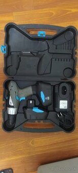 Predám kufríkovú akumulatorovú vrtačku Ferm,2xbaterka