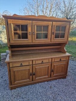 Kredenc, príborník