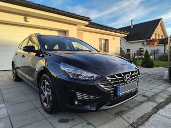 Hyundai i30 CW, 1.5 benzín, 29 tis. KM, Nové kúpené v SR