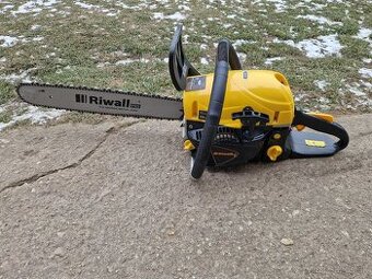 Mam na predaj dve motorové pili