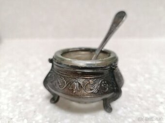 Strieborna ruska solnicka