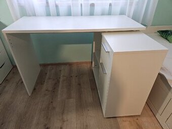 Biely rohový písací stôl