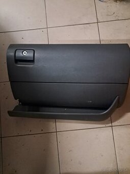 Predám kastlík na seat leon