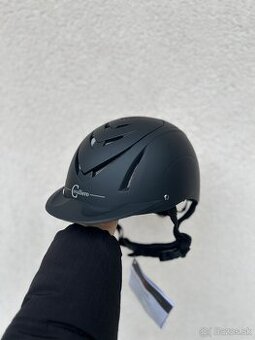 Nová jazdecká prilba