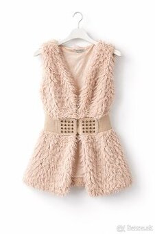 Oblečenie. Velky balik oblecenia