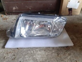 Skoda fabia 1 svetlo nove