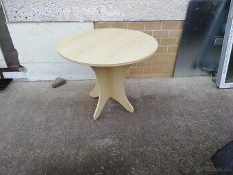 Predám okruhly stôl