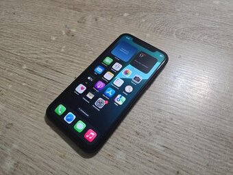Iphone XR plnefunkcny ma len bezne znamky pouzivania telefon
