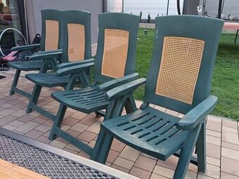Predám 4 ks záhradné polohovatelne stoličky....