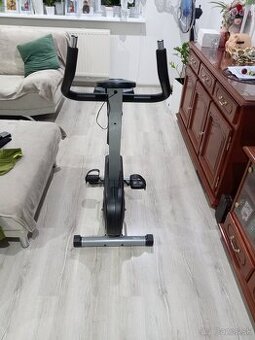 Stacionárny bicykel