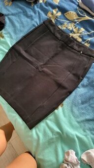 reserved cierna sukna 34