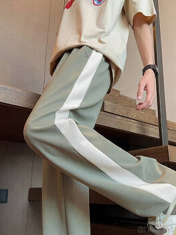 Pánske voľnočasové nohavice olivovo zelené