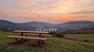 Pripravujeme do ponuky rekreačná chatu v tichom a...