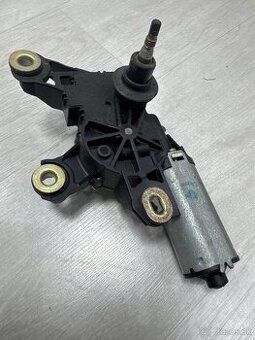 Motorcek stieraca audi