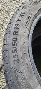 225/50 R19