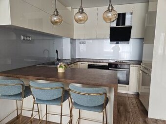 Prenájom 2 izbového apartmánového bytu