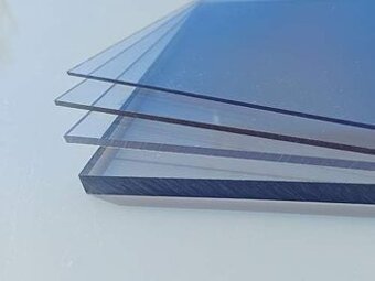 Číre plexisklove platne 117x250 a 110x250 cm