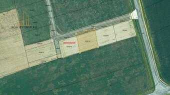 POZEMOK na výstavbu RD 894 m², HANKOVCE