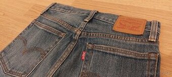 Dámske rifle Levis 24 - ako nové