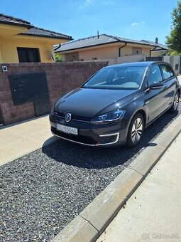 Predám Volkswagen E-Golf s elektromotorom