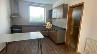 REZERVOVANY NA PREDAJ veľkometrážny 2-izbový byt s pivnicou