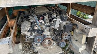 Motor Mercedes M112