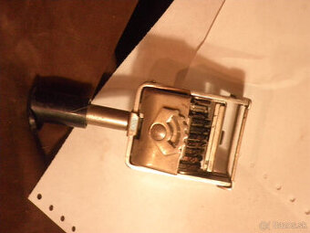 Predám staré kancelárske veci