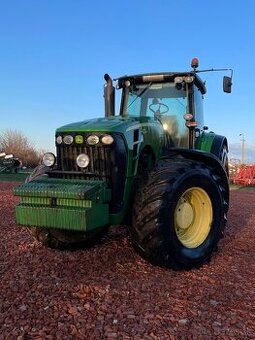 John Deere 8230