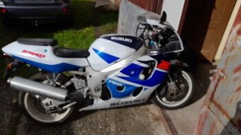 Suzuki GSXR 750 SRAD