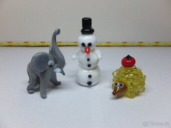 Set, staré skleněné figurky, slon, sněhulák, ježek.
