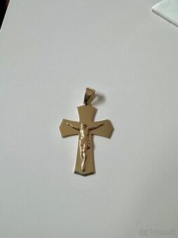 Zlatý prívesok krížik s Ježišom 585