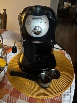 Pákový kávovar Delonghi