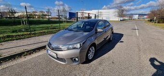 Toyota Corolla 1.4 Diesel, Zlata 2015+navigacia+2x komplety