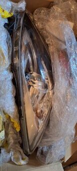 Pravý bixeón Mazda 3 MPS BL